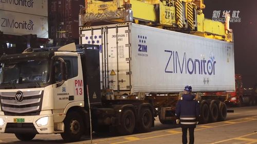 首船拉美車?yán)遄又钡志┙蚣胶Ｉ祥T戶 城市配送運(yùn)輸服務(wù)正式啟動